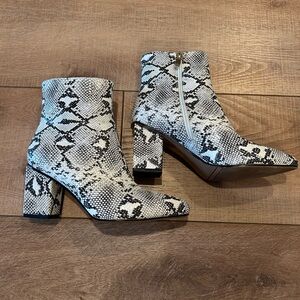 Women’s Snakeskin Pattern Ankle Booties